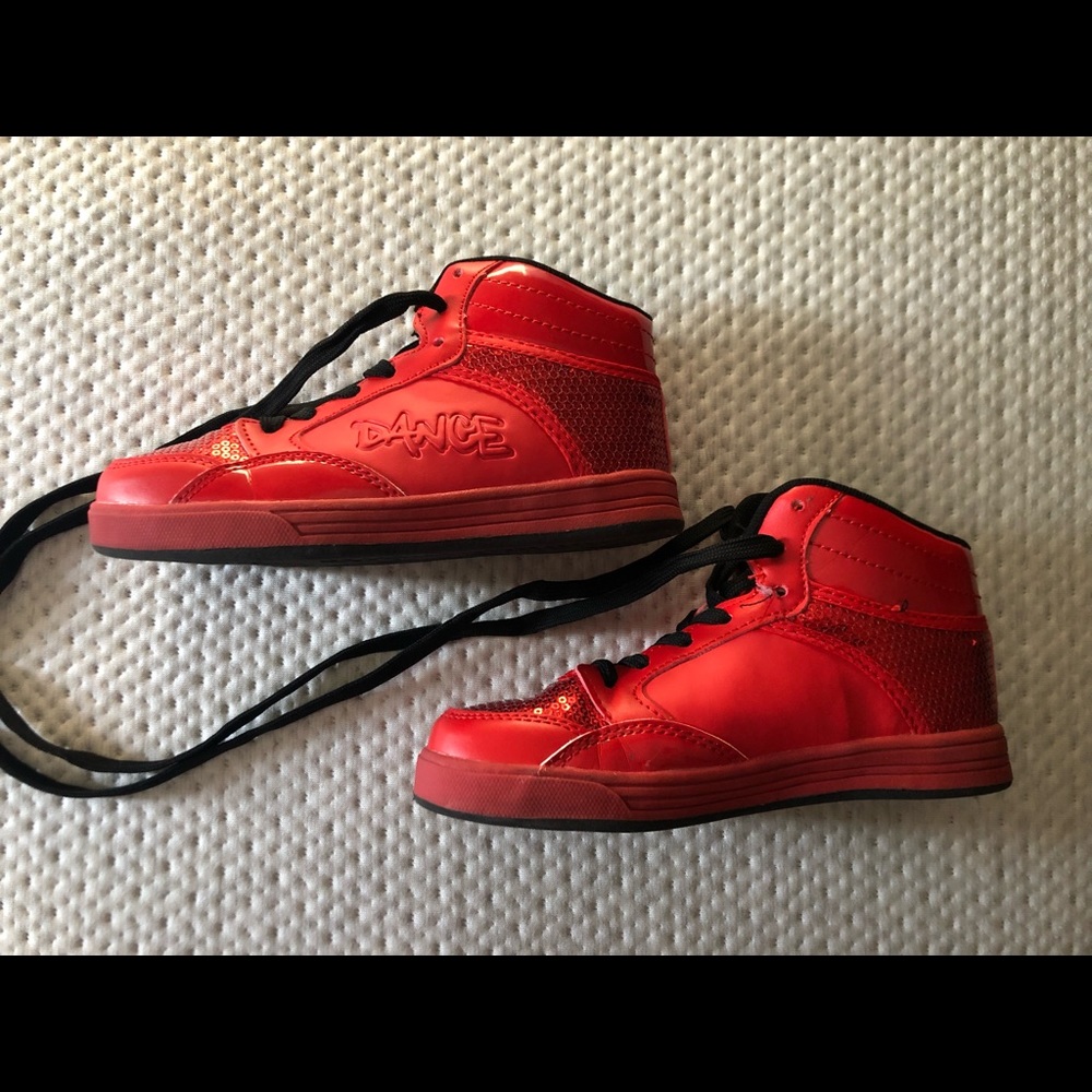 Dance performance High-tops